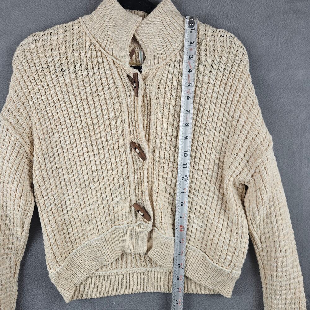 Free People Chunky Knit Cropped Cardigan Toggle Sweater Boho Cottagecore XS - Picture 3 of 7
